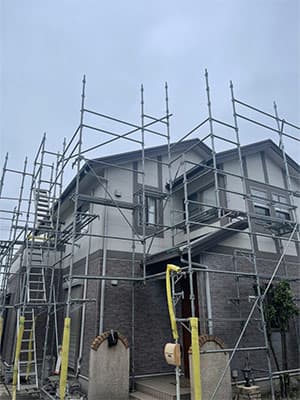 栃木県宇都宮市中戸祭町にて行った外壁塗装工事の様子