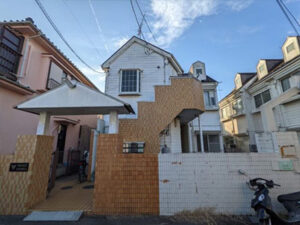 神奈川県座間市東原にて行った外壁・屋根塗装工事の様子