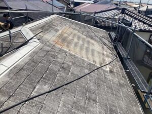 愛知県北名古屋市西春町にて行ったソーラー撤去・屋根塗装工事の様子