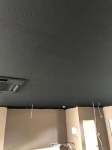 店舗の内装（天井）塗装工事 完工