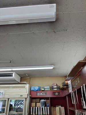 店舗の天井・壁塗り替え工事 施工前