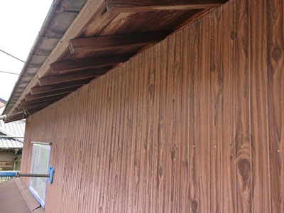 千葉県君津市にてトタン外壁への塗装工事