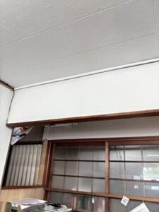 兵庫県姫路市西夢前台にて店舗の天井・壁塗り替え工事 完工