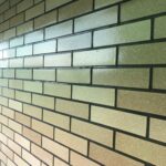 栃木県宇都宮市にてロイヤルセラクリヤーを使用したマンションの磁気タイル塗装