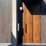 木製扉の塗装はDIYでできる？業者に頼む場合の費用相場もご紹介