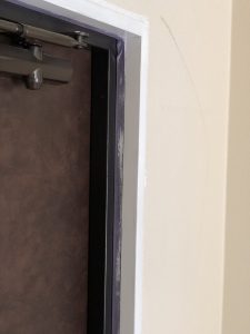 木枠の塗装の様子