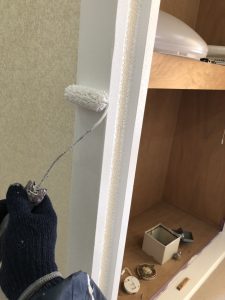 木枠の塗装の様子