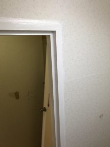 木枠の塗装の様子