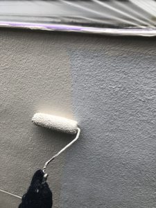 外壁の中塗り
