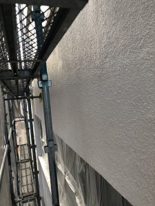 外壁の中塗り