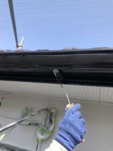 破風板の下塗り