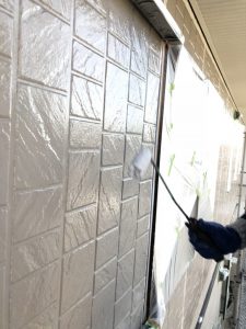 外壁の下塗り