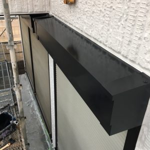 シャッターBOX中塗り、上塗り