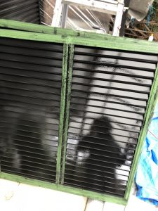 雨戸の塗装仕上がり