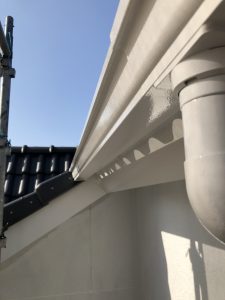 付帯部塗装（破風板・軒樋）２
