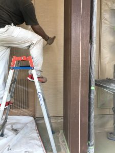 外壁　吹き付け作業