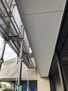 軒天塗装　仕上がりの様子