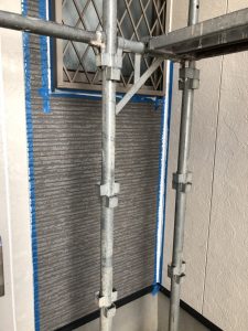 サッシ周り入隅部分のシーリング打ち