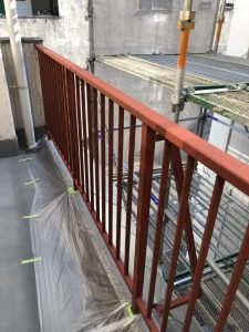 バルコニー手摺の錆止め塗装