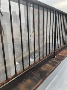 屋上の手摺塗装