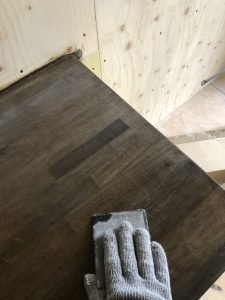 ペーパー掛けの様子