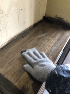 ペーパー掛けの様子