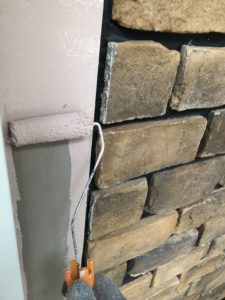 窓回り役物や幕板部分の塗装