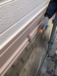 窓回り役物や幕板部分の塗装
