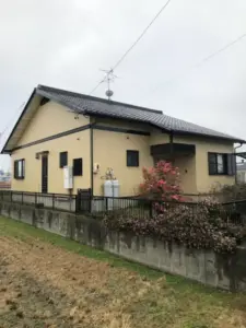 松本市にて外壁塗装（築30年の平屋戸建て住宅）　施工前写真
