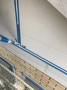 シーリング打ち